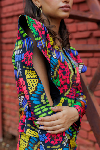 Code White Merlot Blazer 2.0, structured shoulders with sculptural sleeve cut-outs - view 4